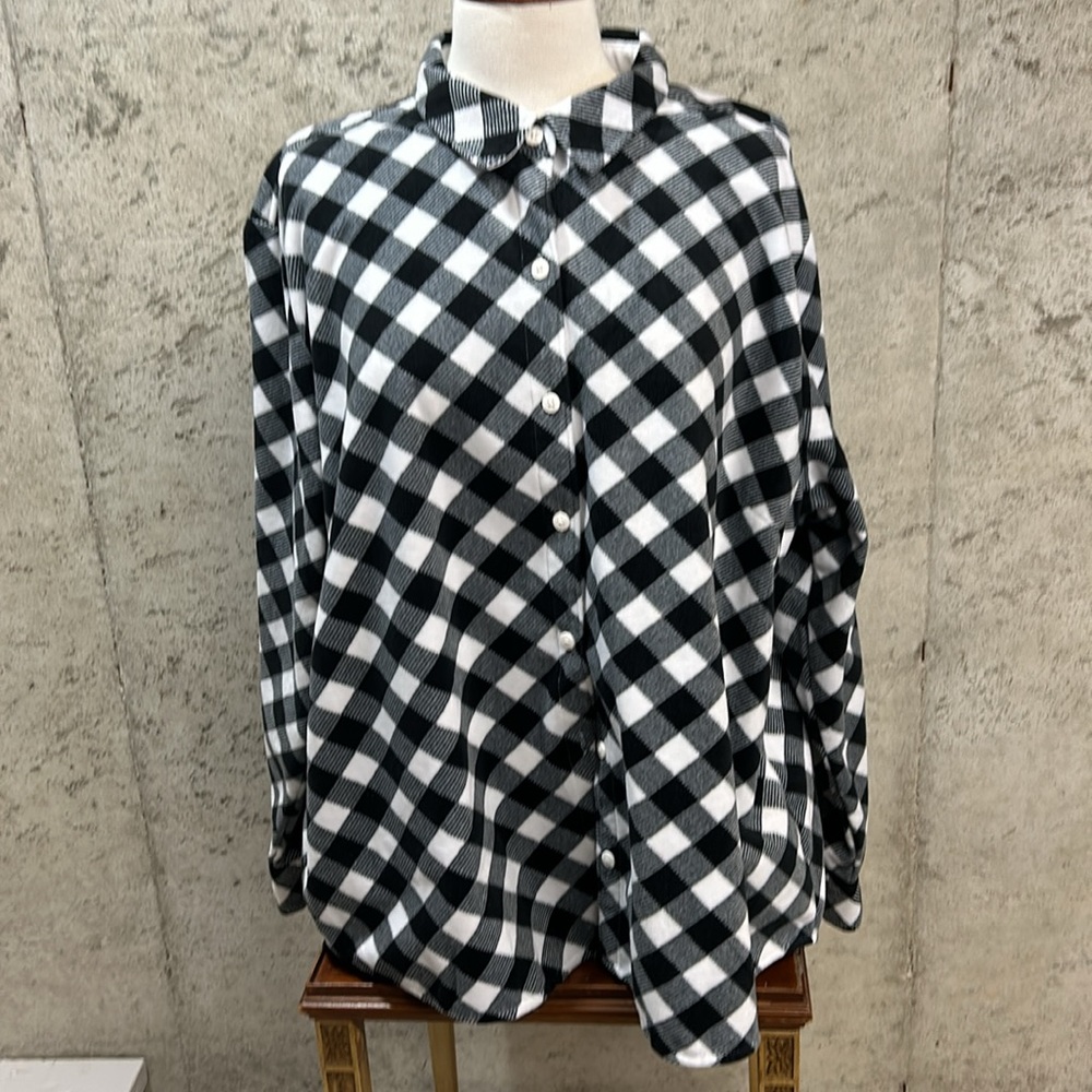 XXL black and white soft flannel button down shirt
